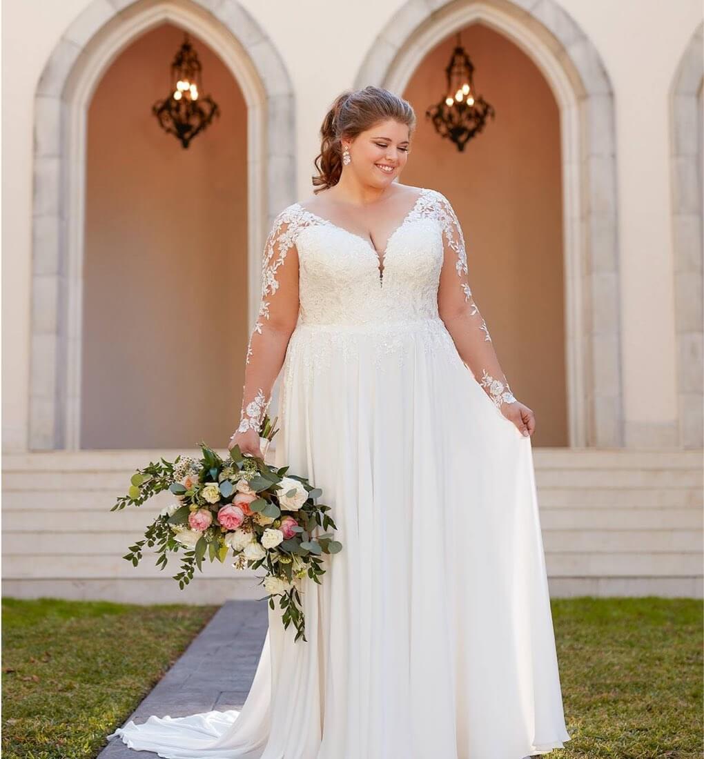 Curvy bride wearing a white gown